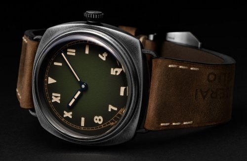 Panerai’s new vintage-style Radiomir California PAM01349 with a deep green dial is an homage to the original Radiomir watches from the 1930s
