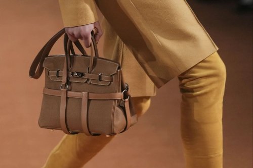 Chinese customers are furious over Hermes’ sales tactics that make them spend over $10,000 on accessories just to get on a Birkin, Kelly or a Constance waiting list