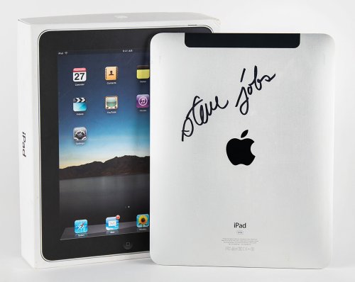 An original iPad autographed by Steve Jobs and personally given as a gift to a Hawaii-based dentist is up for auction