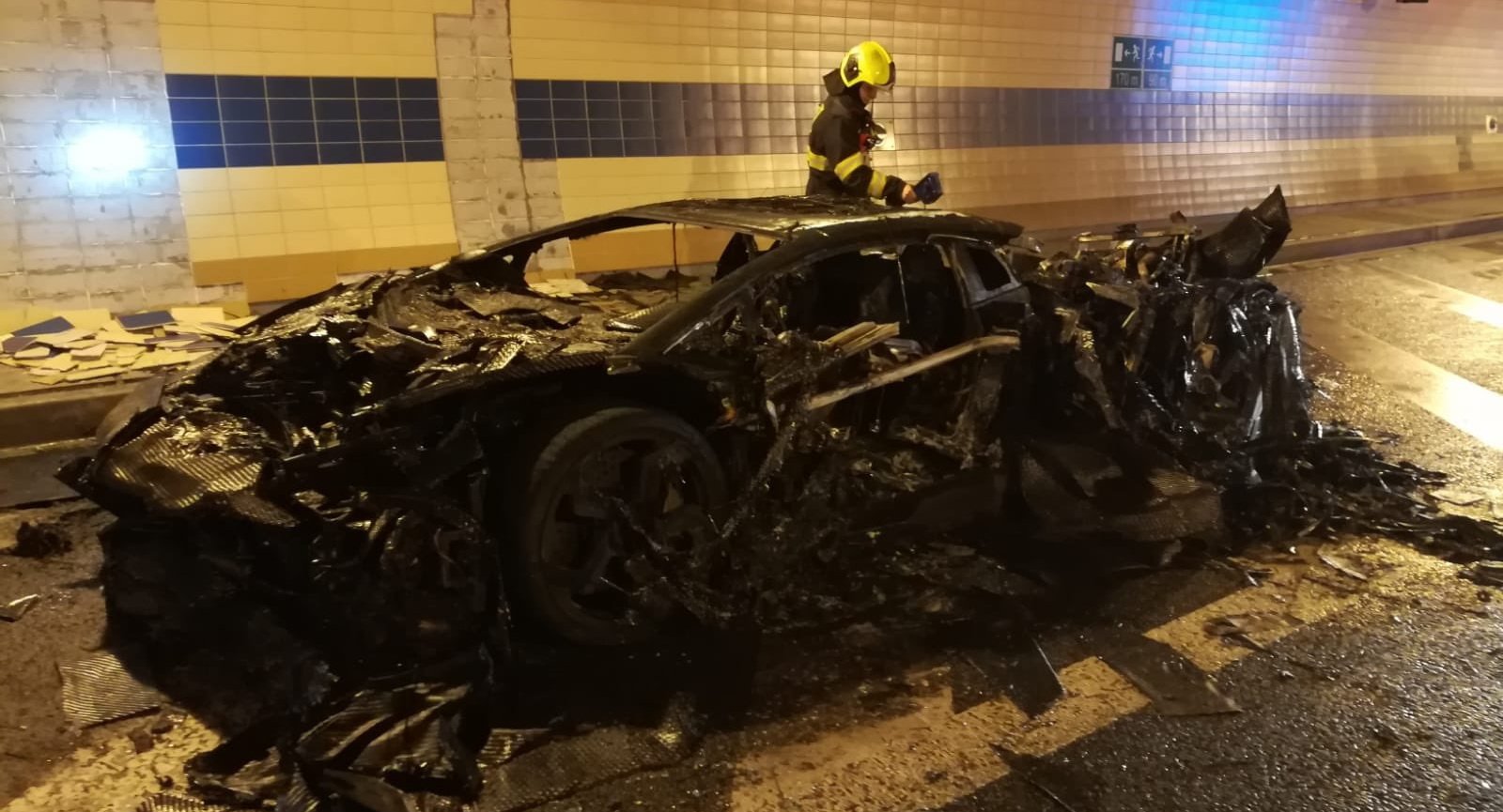Pics - An ultra-rare customized Lamborghini Aventador with 1250 hp got burnt down to a crisp in a Prague tunnel - Luxurylaunches