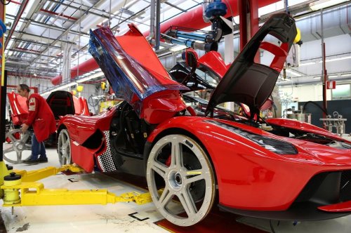 Ferrari had its best year ever, and now the company is giving each of its 5,000 workers a bonus of upto $15,000