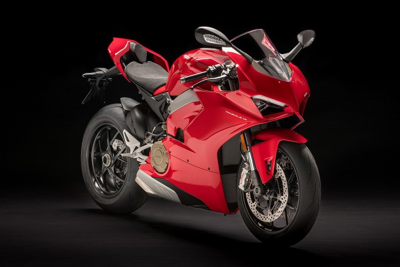 The new flagship Ducati Panigale V4 breaks cover and it’s super hot - Luxurylaunches