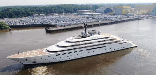 Emirati royal, Sheikh Mansour is all set to take delivery of one of the world’s largest yachts. The billionaire owner of the Manchester City football club is said to have paid more than $600 million for the 525 feet long Lurssen built luxury yacht.