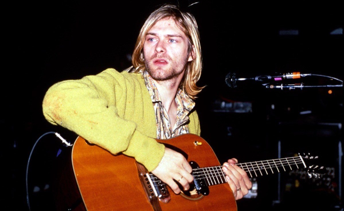Kurt Cobain’s used pizza plate with handwritten setlist sells for a whopping $22,000