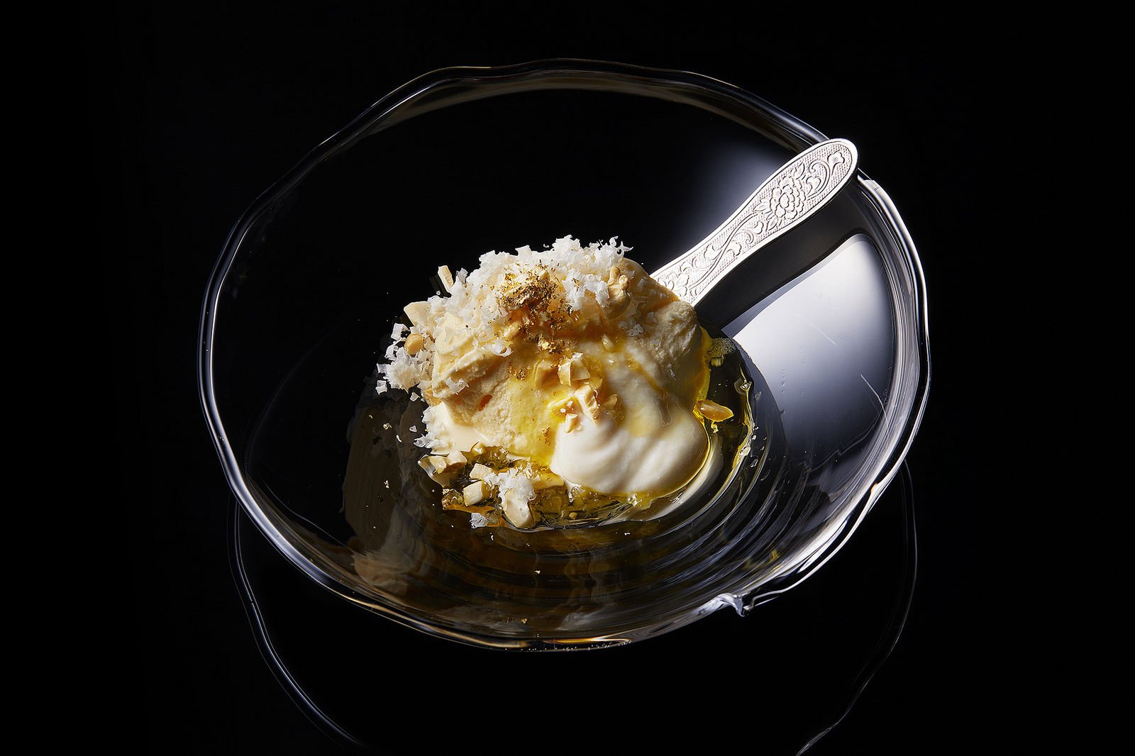 At $6,700 per scoop, Japan's white truffle ice cream is officially the most expensive in the world - Luxurylaunches