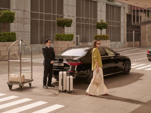 Forget Uber Luxe; this member-only taxi service is set to dazzle Dubai’s millionaires. On offer are shiny Mercedes-Benz S-Classes, driven by chauffeurs trained in London, complemented with Fiji water, hot towels, and scents by Acqua Di Parma.