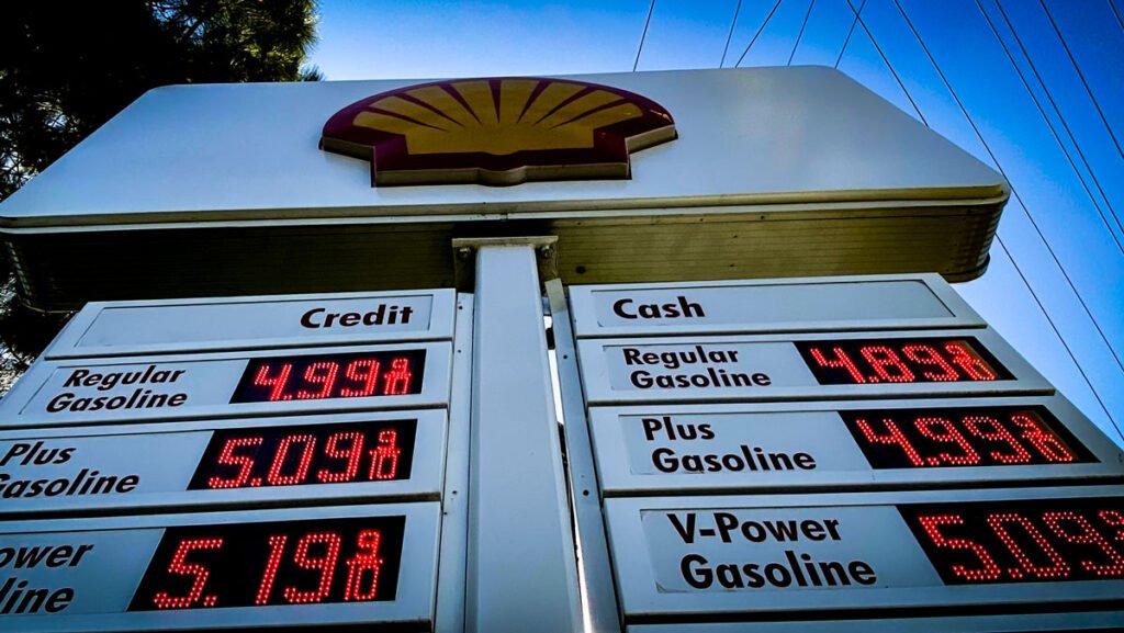 5$ Gas in LA after Cyberattack on Colonial Pipeline