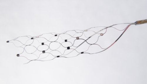 Apple Preparing to Launch Brain Signal-Control for iPhones