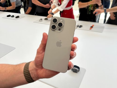 iPhone 15 braucht schon ein Update – und kann die Farbe wechseln