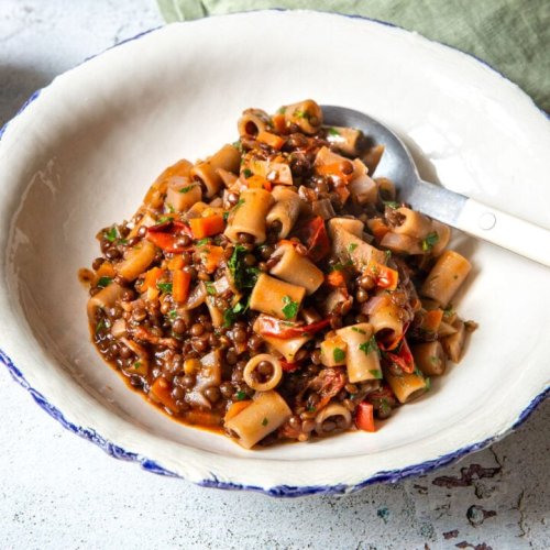 Pasta mit Linsen und Tomaten