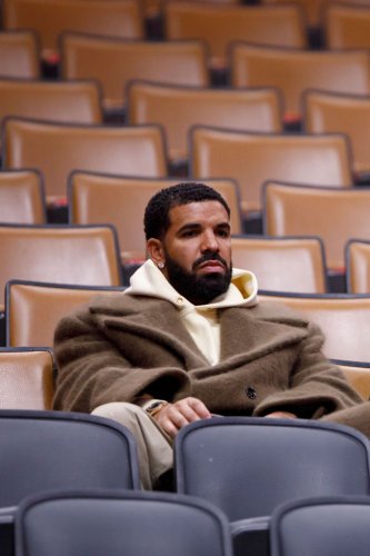 Drake’s Apollo Theater Concerts Were Delayed…Again