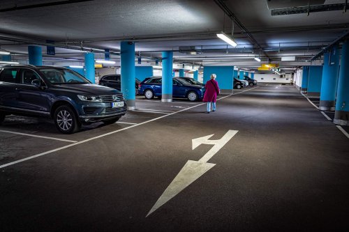 Deutschland: Parkhaus verbietet Elektro- und Hybrid-Autos