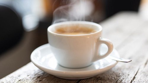 Café verkauft 1 Tasse Kaffee für 900 Euro - und die Gäste sind begeistert!