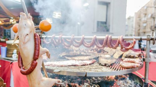 Veganerin verklagt Nachbarn, weil er Fleisch grillt - das Echo geht viral!