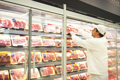 Supermarkt-Angestellter gewinnt riskante Wette - geht mit 35 in Rente
