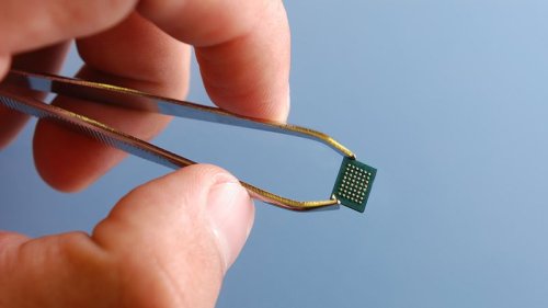 Mann bekommt futuristischen Chip in Hand eingebaut - Internet rastet aus