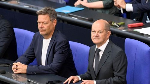 Gehaltserhöhung im Bundestag: Rekord-Summe für Scholz
