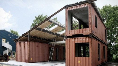 Upcycling: Aus diesen drei Containern wird ein Loft-Haus!