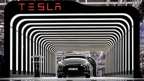 VIDEO: Drohne filmt Inneres von Elon Musks Giga-Factory in Berlin