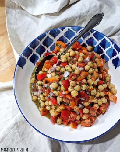 Arabischer Kichererbsensalat