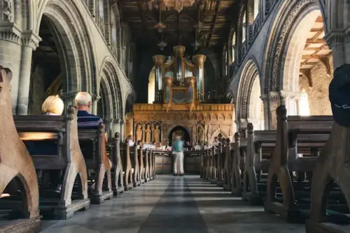 How Religion Shapes Psychological Perspectives Across Cultures