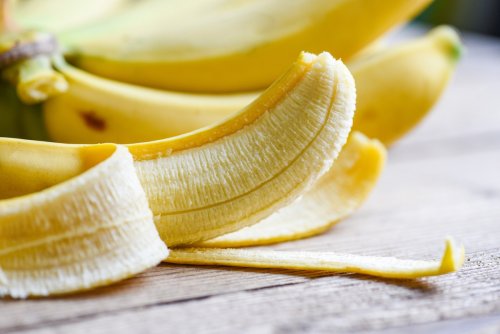 Pourquoi (et où exactement) il faut enterrer 5 bananes dans votre jardin en mars