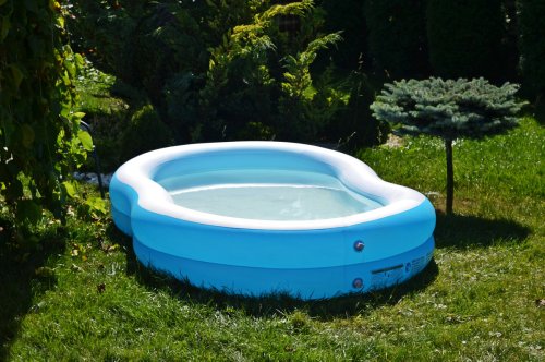 L'amende faramineuse que risquent les Français qui installent une piscine gonflable dans leur jardin