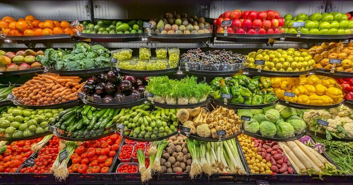 Fruits et légumes à bannir cette saison : découvrez les 5 suspects numéro 1 aux résidus de pesticides dans les rayons français