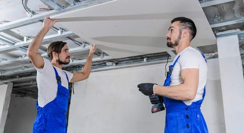 Knauf propose une dalle de plâtre acoustique pour plafond