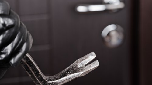 Ce détail chez vous peut suffire à dissuader un cambrioleur, et ce sont 12 anciens voleurs qui le disent