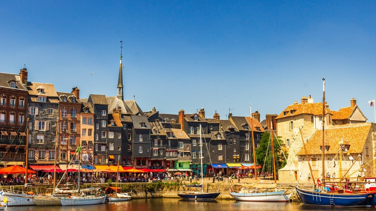 Elles vont être bondées : voici les petites villes françaises les plus recherchées en 2025 pour une escapade au printemps
