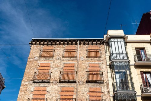 Pourquoi des squatteurs peuvent légalement occuper votre résidence secondaire en seulement 48h