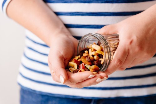 La règle des 3 secondes est un mythe dangereux : voici pourquoi il ne faut jamais manger un aliment tombé par terre, selon une récente étude