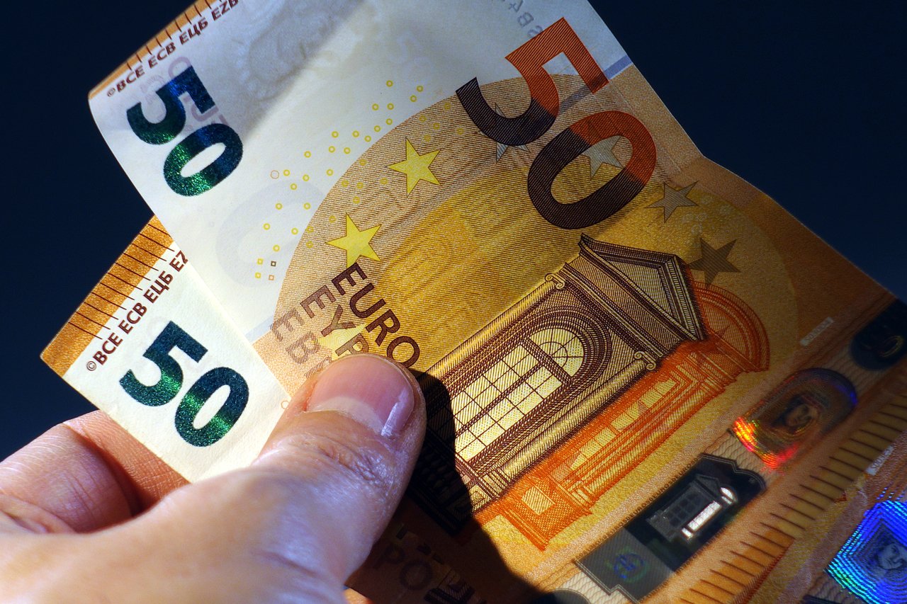 Billets de 50 euros : pourquoi les experts vous recommandent de les utiliser régulièrement (et d’en avoir toujours dans votre portefeuille)