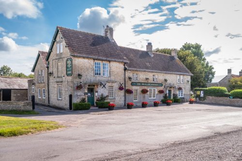 Au Pays de Galles, un couple pensait avoir trouvé la maison de ses rêves… jusqu’à ce qu’il découvre une présence étrange à l’intérieur