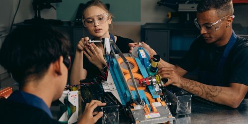 How to Become a Robotics Engineer: The Ultimate Guide