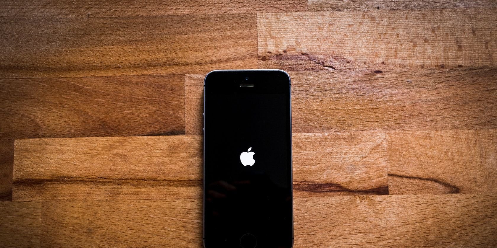 6 Ways to Fix an iPhone Stuck on the Apple Logo