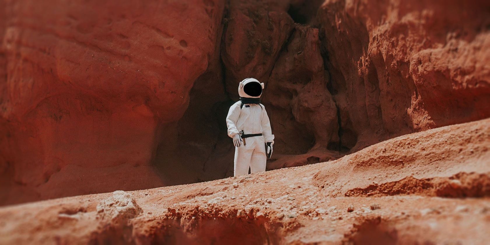 The Best Sites, Apps, and YouTube Channels for Learning About Mars