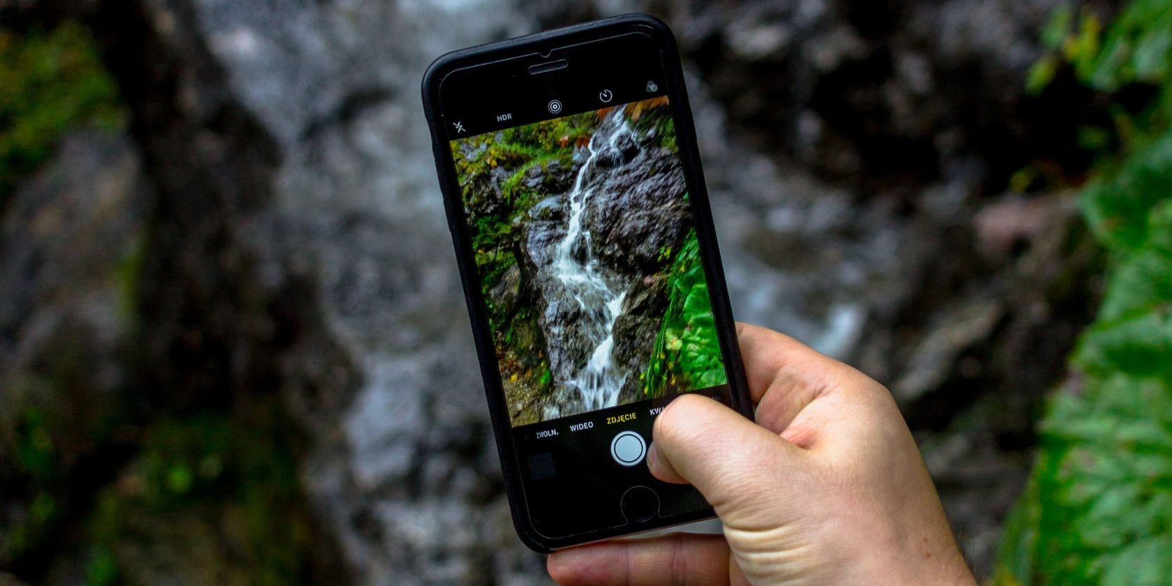 How to Share Photos and Videos Privately With Your Family