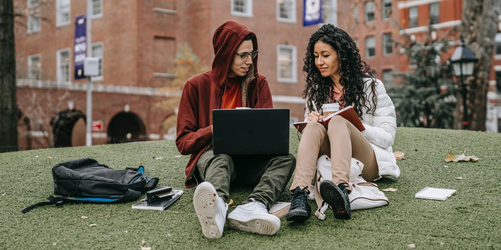 7 Job Sites for Students and Recent Graduates Looking for Entry-Level Jobs