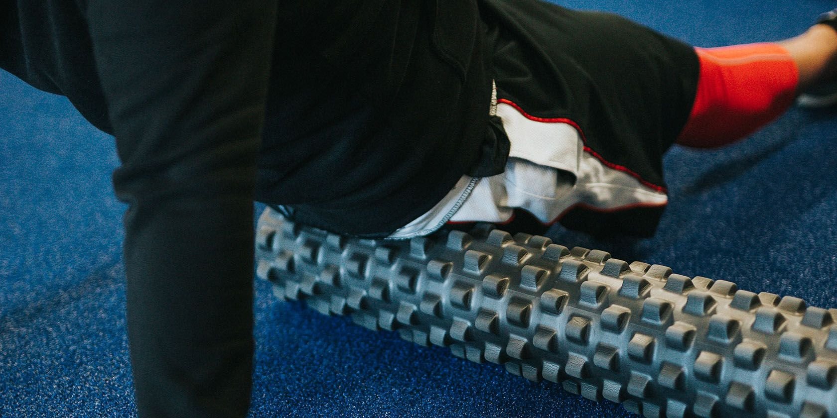 5 Apps With Foam Roller Exercises for Pain Relief, Stretching, and Recovery
