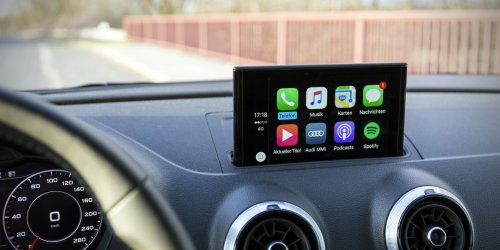 What Is Apple CarPlay and How Do You Use It?