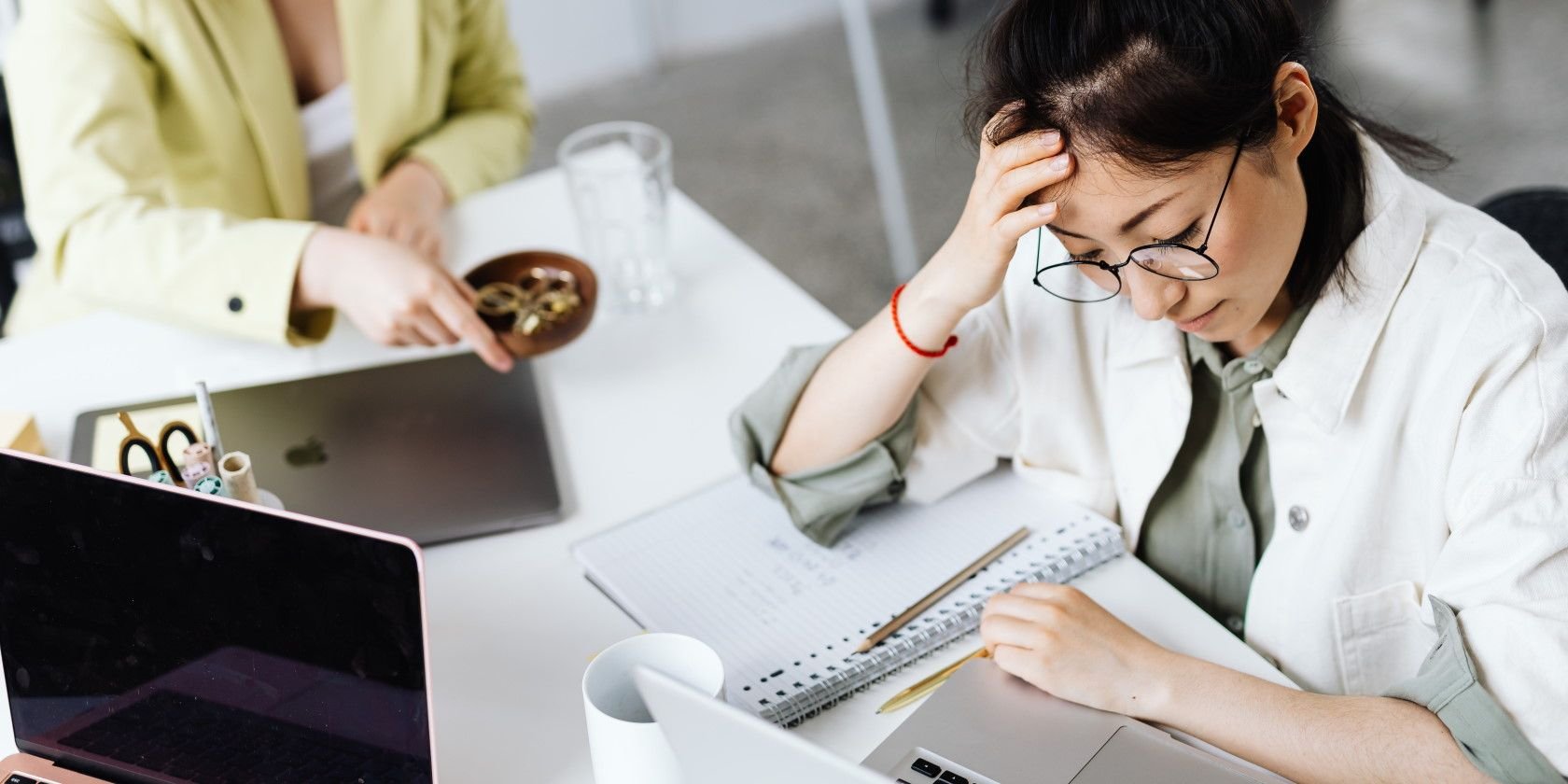 6 Ways to Survive and Thrive in the AI-Dominated Workplace