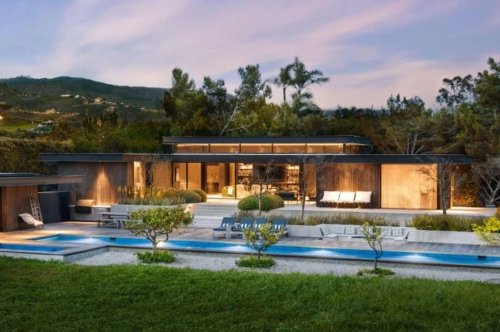 David Duchovny lists Malibu home  The Malibu Times