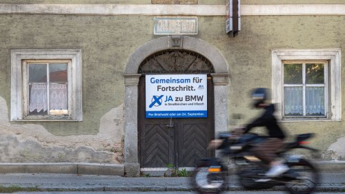 Votum in Straßkirchen: Bürger stimmen für großes BMW-Batteriewerk in Niederbayern