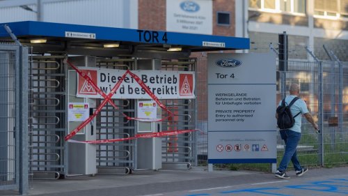 Erster Streik in der Geschichte: Beschäftigte der Kölner Ford-Werke legen die Arbeit nieder