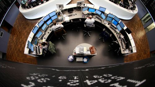 Börse: Dax schließt knapp im Plus, Wall Street im Minus