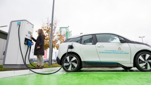 Klarheit für Kunden Höhere Kaufprämie für E-Autos bis Ende 2025