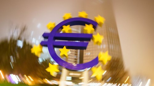 Teuerung: Inflation in Eurozone erstmals seit knapp eineinhalb Jahren gesunken