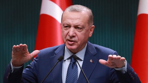 Notenbank folgt Erdogan Türkei senkt Leitzins trotz hoher Inflation - Lira fällt auf Rekordtief